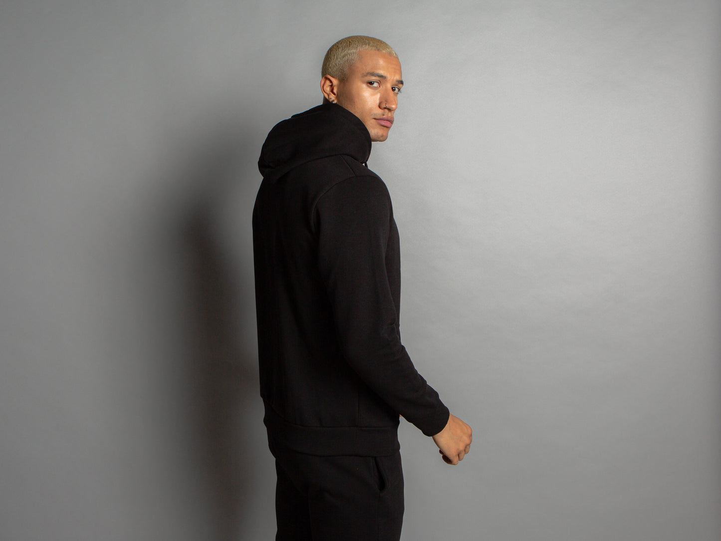 Fnatic CREST フーディ