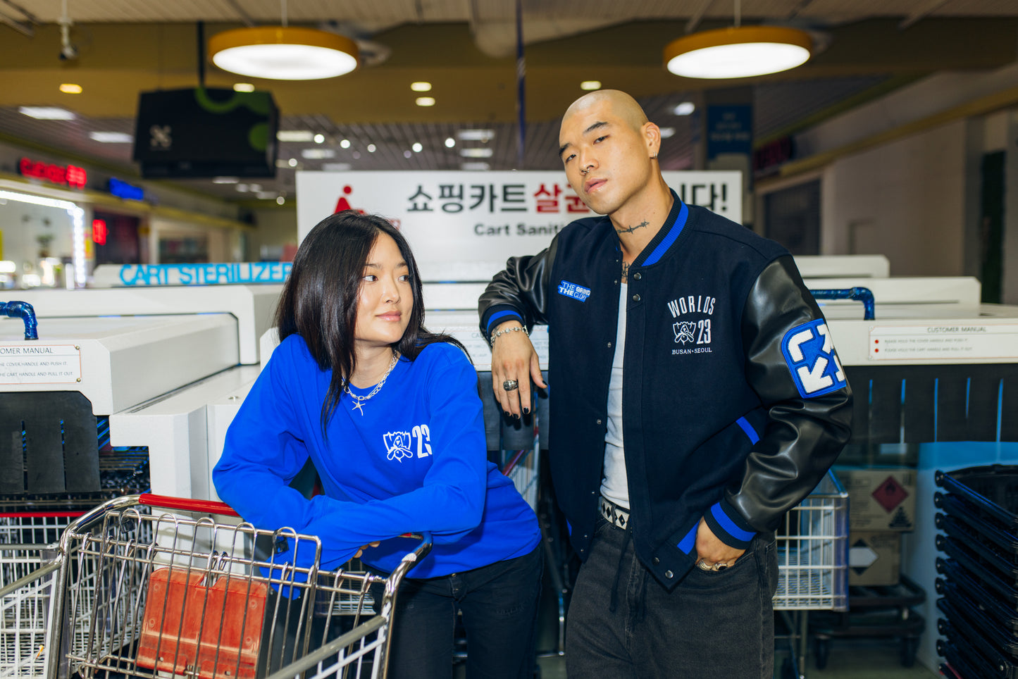 WORLDS 2023 ロングスリーブTシャツ