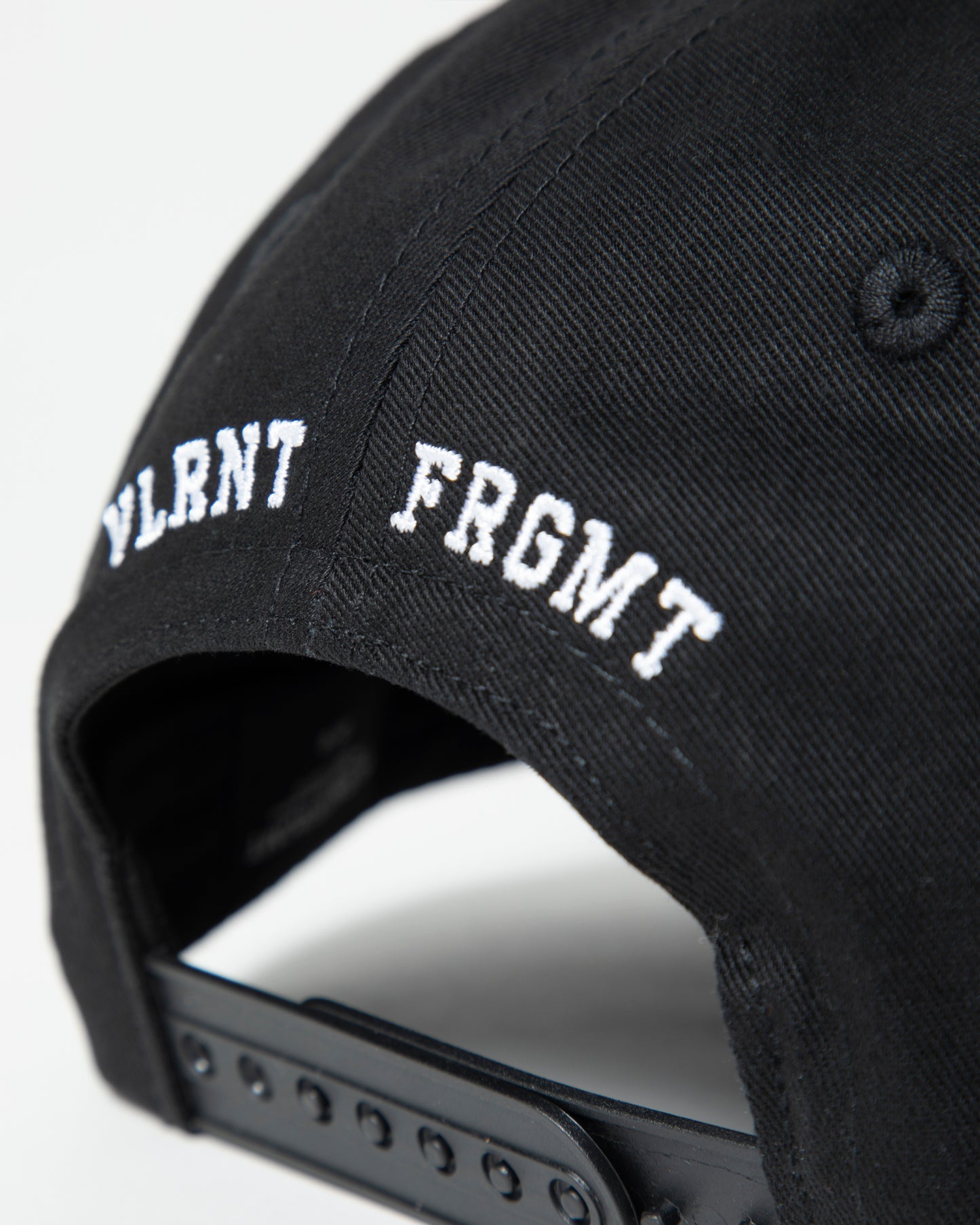 VLRNT // FRGMT キャップ