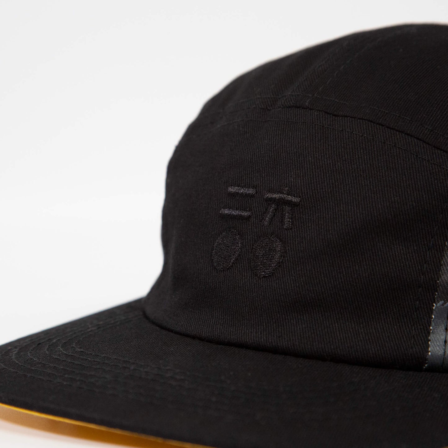 5パネルフラットブリムキャップ（ブラック）