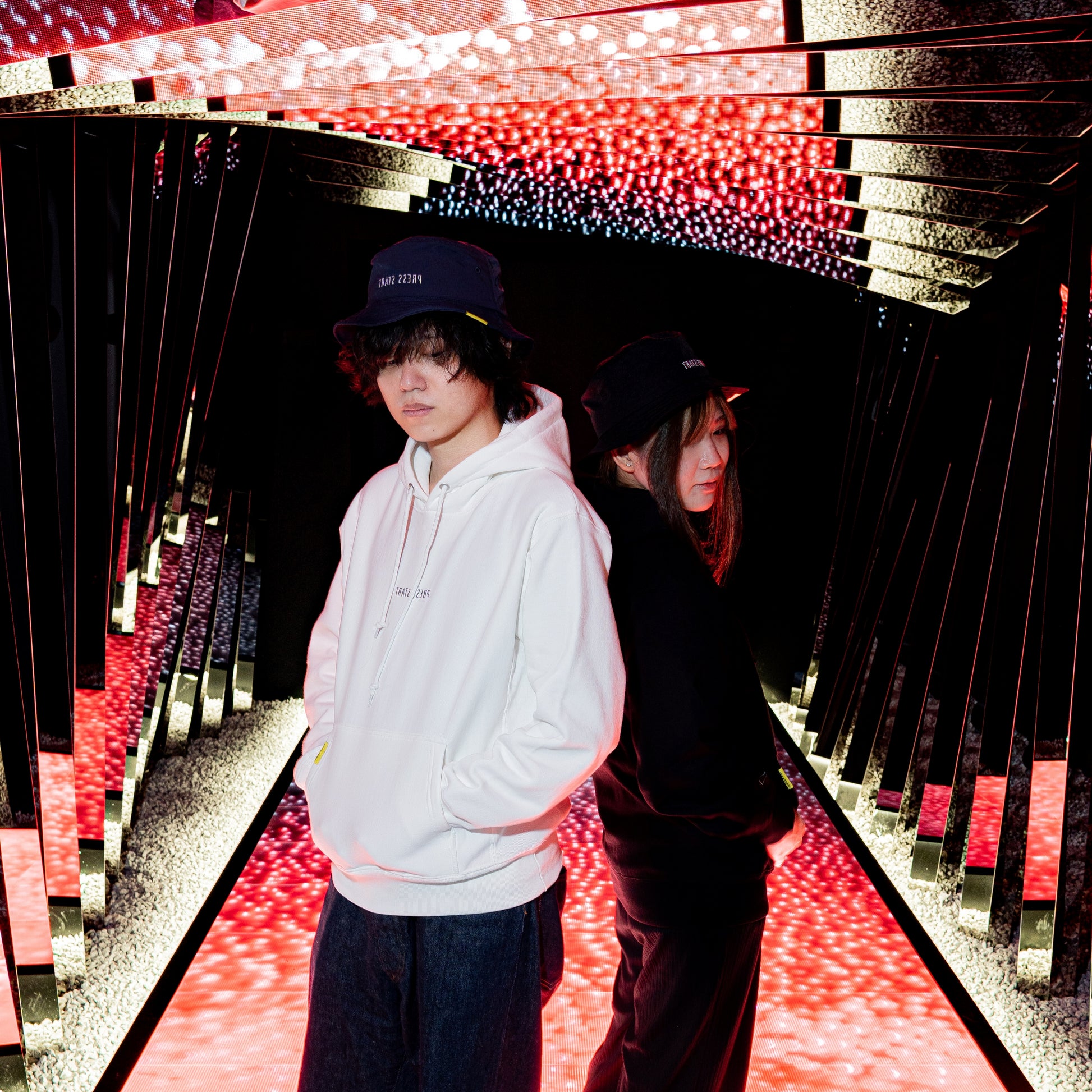 TЯATƧ ƧƧƎЯᑫ ヘヴィーウェイトパーカー（ホワイト）モデル：たかやすぺしゃる